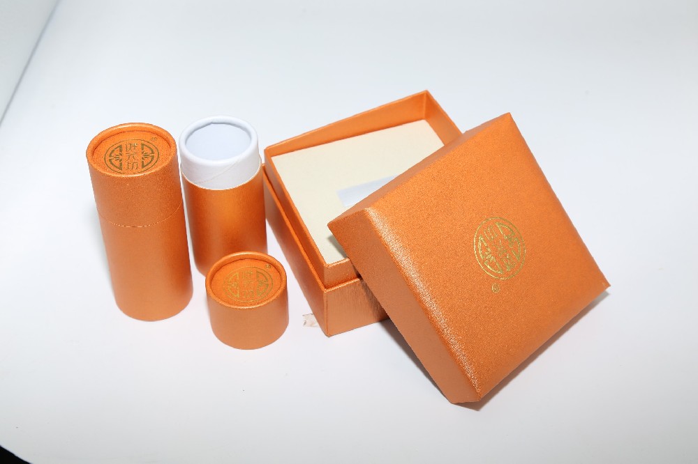 廣州包裝盒印刷廠：幫你打造獨(dú)一無(wú)二的禮品盒、食品盒和灑具盒！